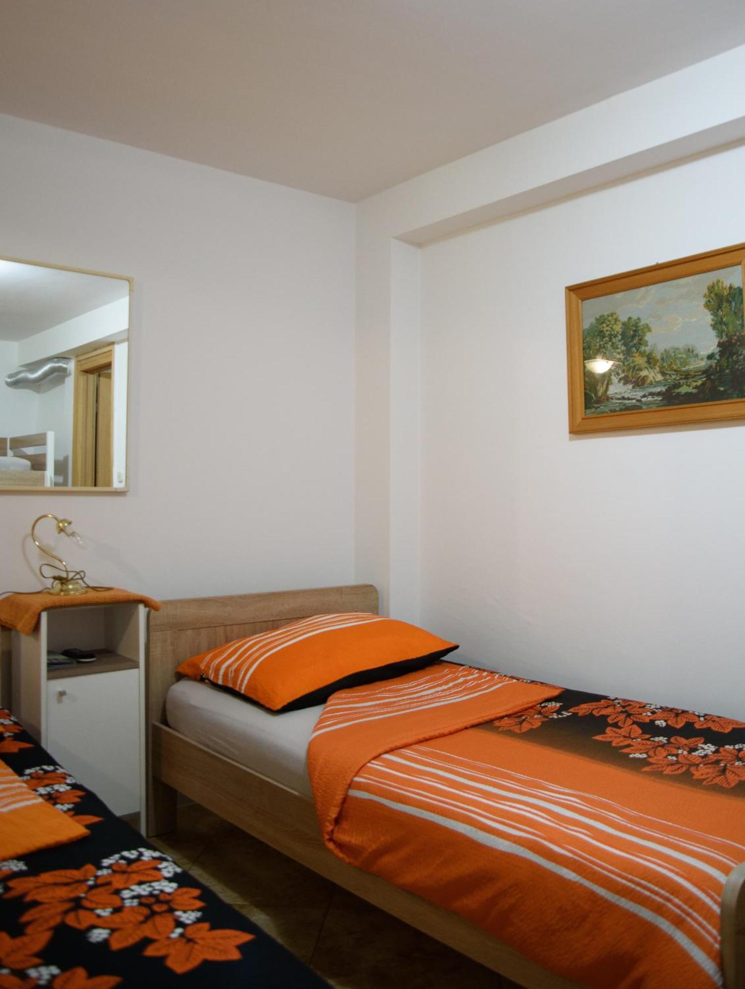 Apartments Cvitini Dvori Garjak Vrlika Dış mekan fotoğraf