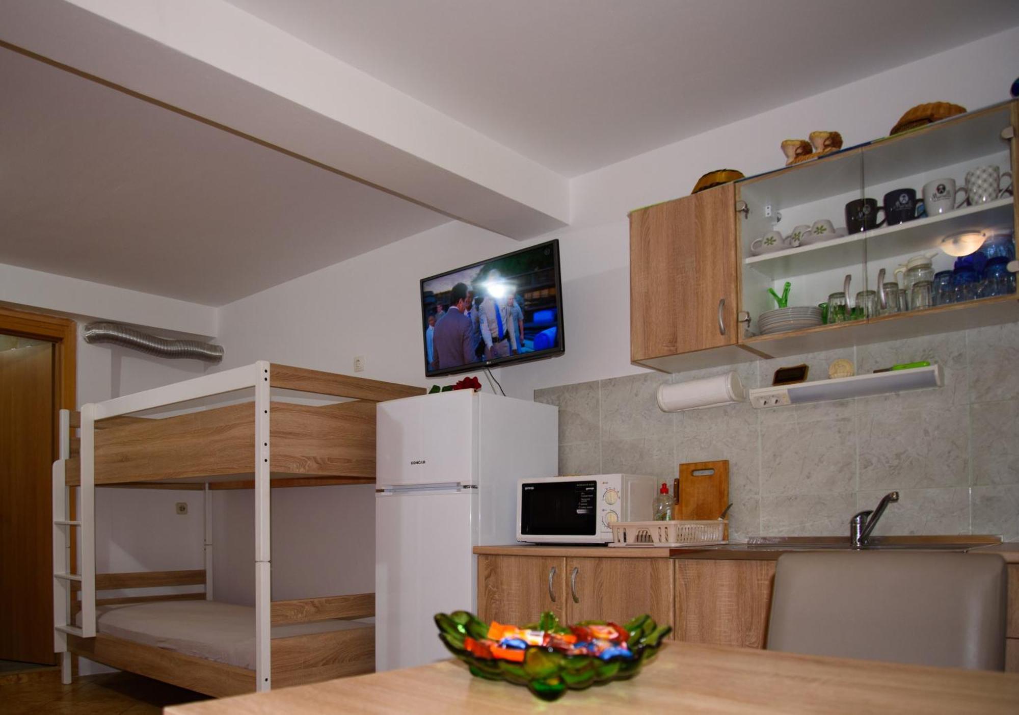 Apartments Cvitini Dvori Garjak Vrlika Dış mekan fotoğraf